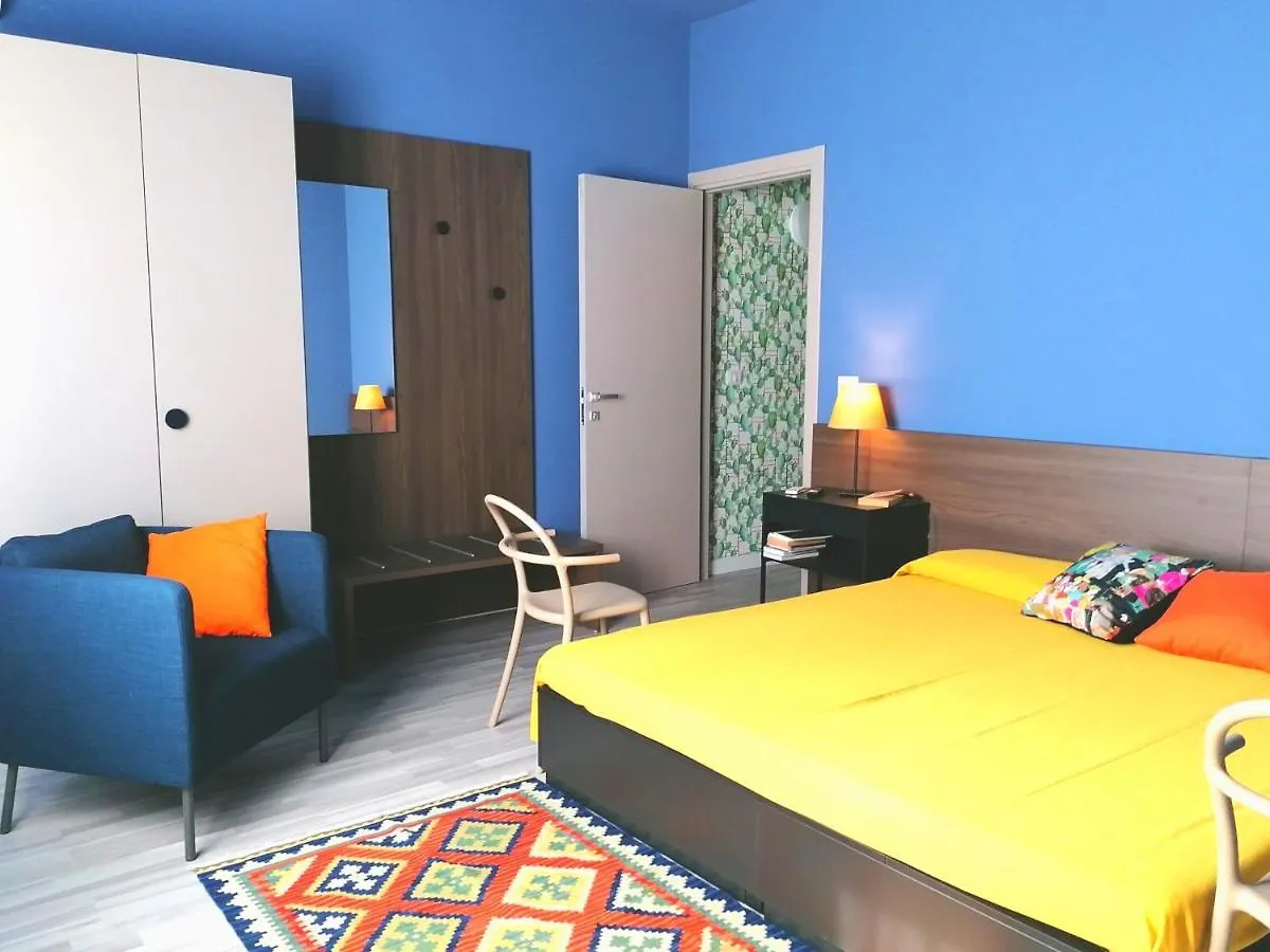 Inner City De Luxe Apartment Катания Италия