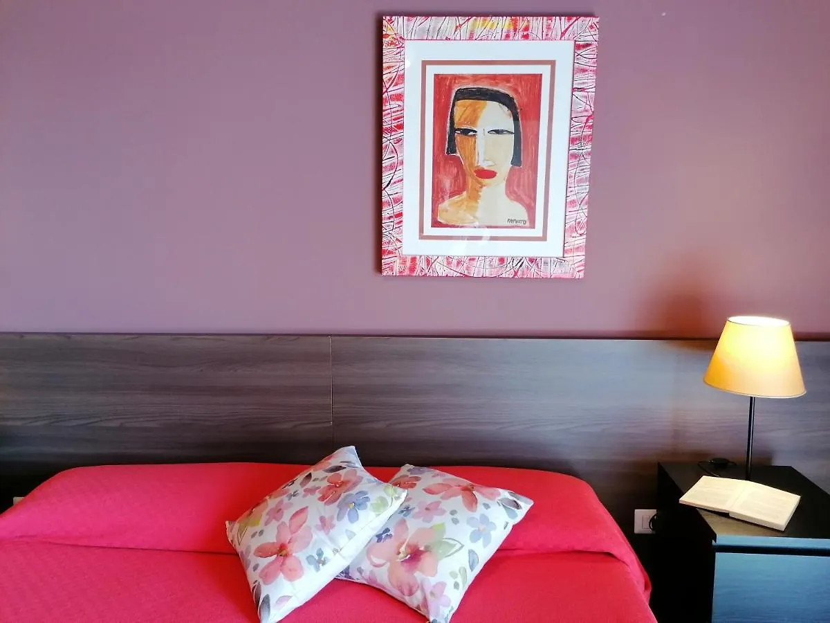 Inner City De Luxe Apartment Катания