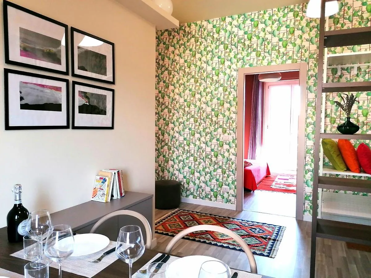 Inner City De Luxe Apartment Катания