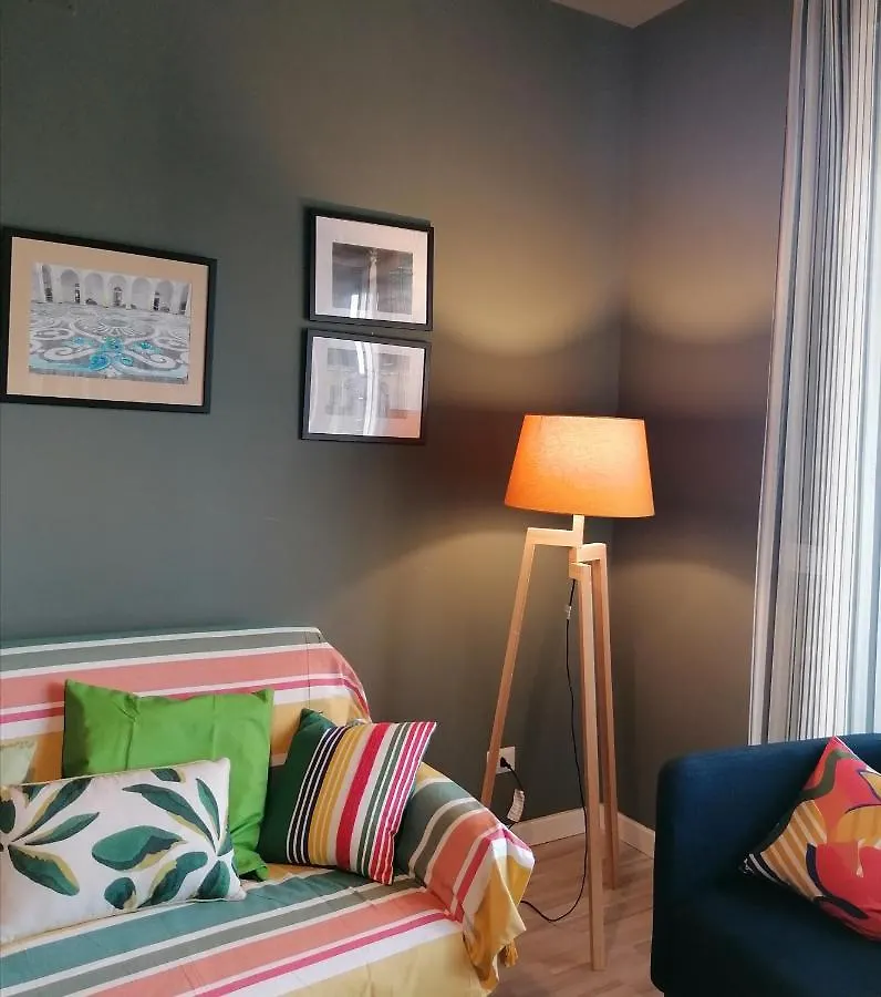 Inner City De Luxe Apartment Катания